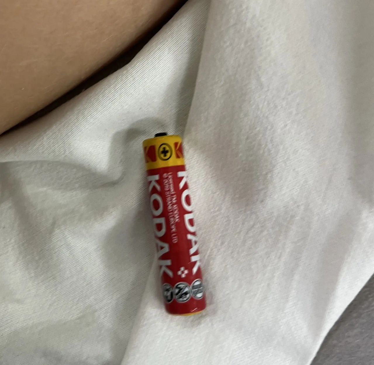 Саратовские врачи спасли двух детей с проглоченными батарейками